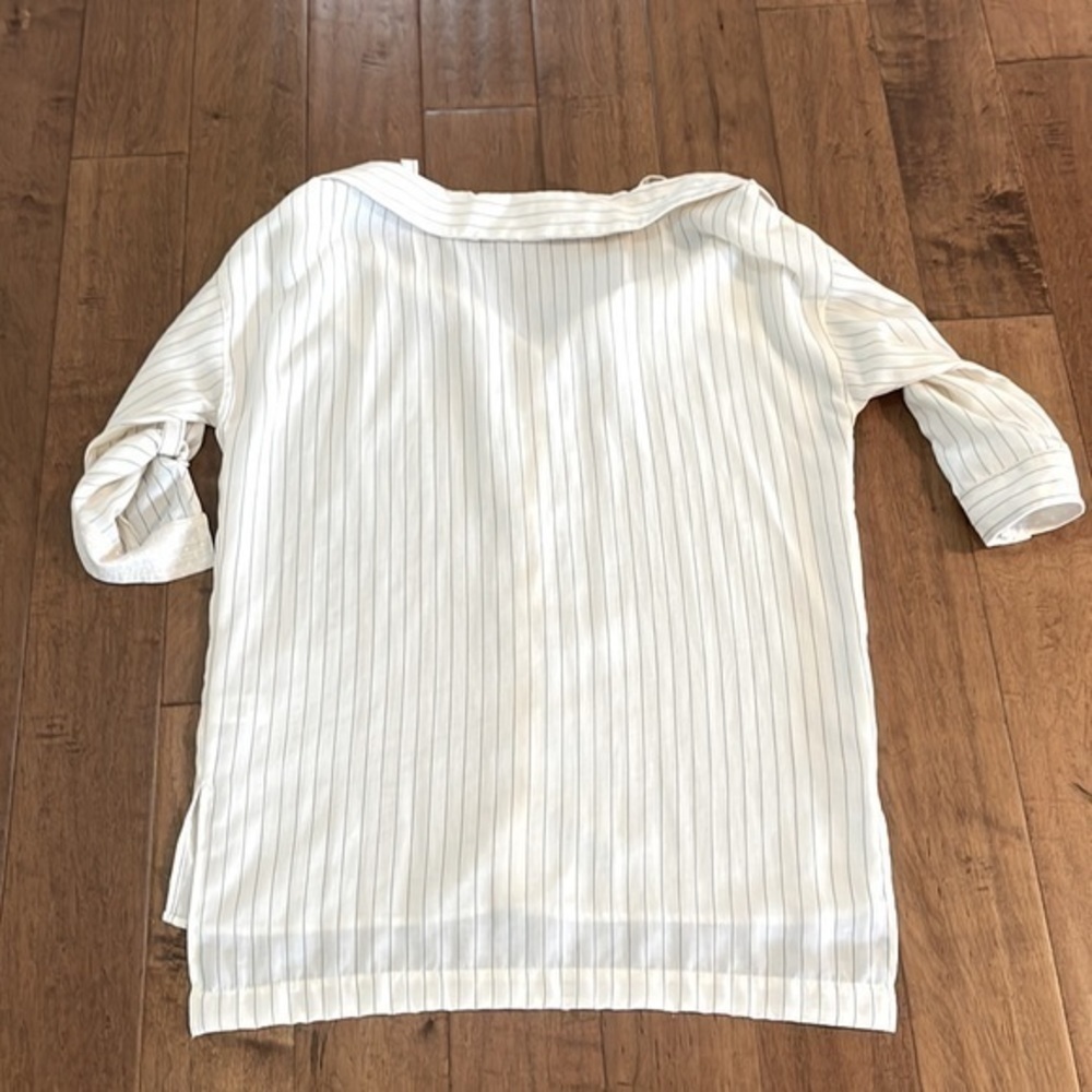 Hummingbird Cold Shoulder Button Down V-Neck Tunic - image 7